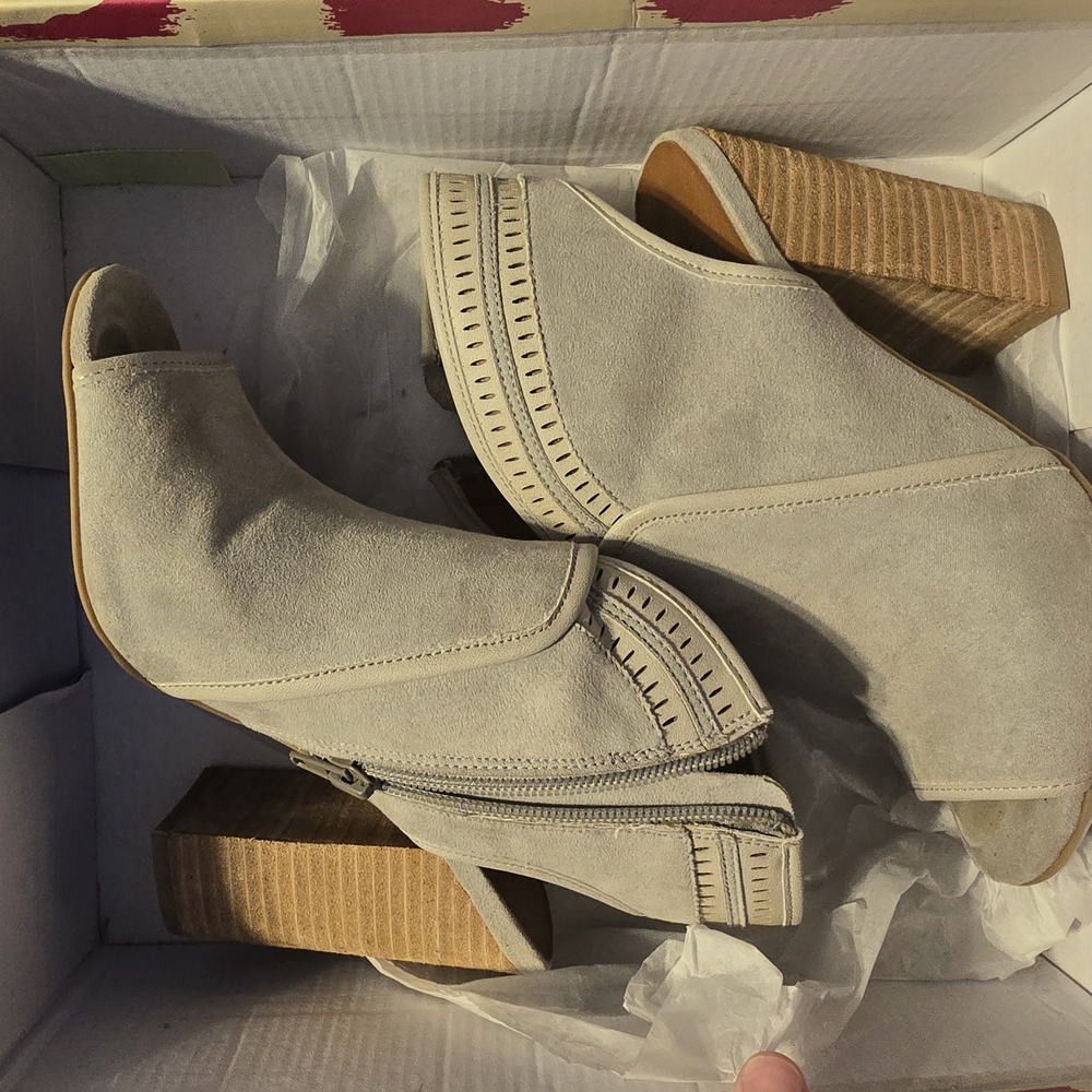 Women's Beige Peep-Toe Wedge Sandals